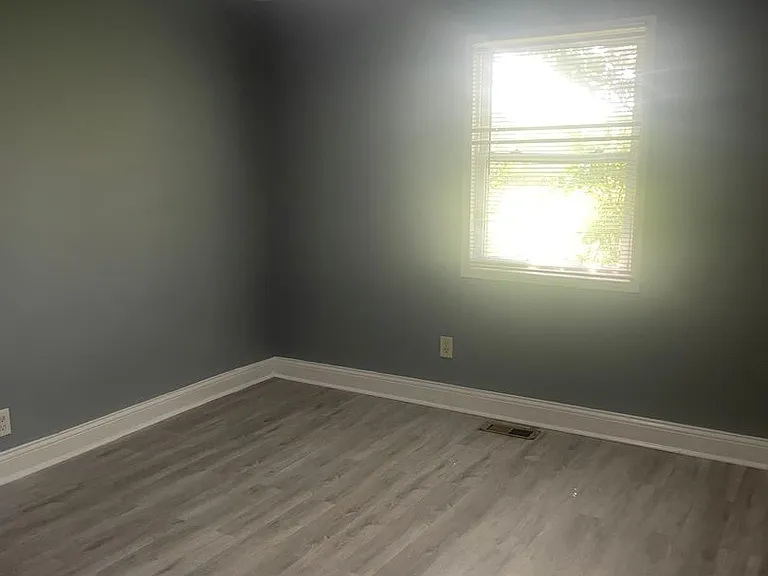 1700 Lewis Ave — Photo 7