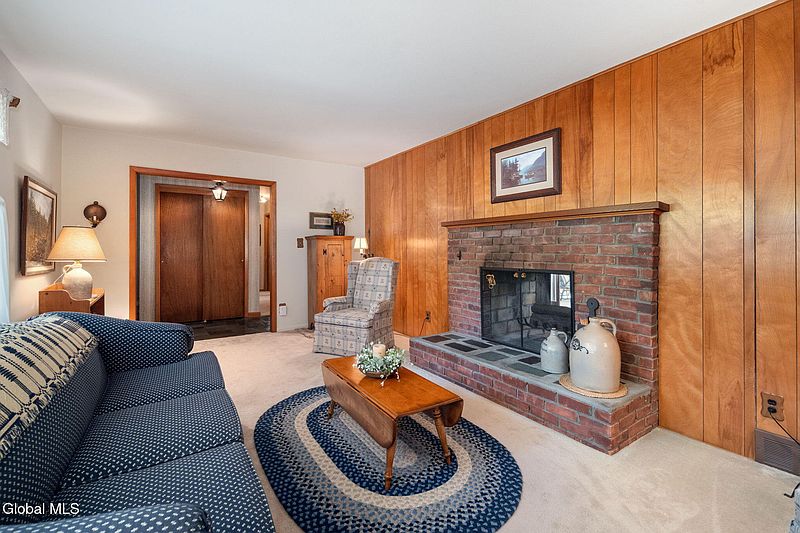 5th image of 4 Acorn Drive