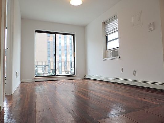 1st image of 122 Allen St #15A