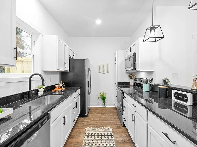 914 Power St #3 — Photo 11