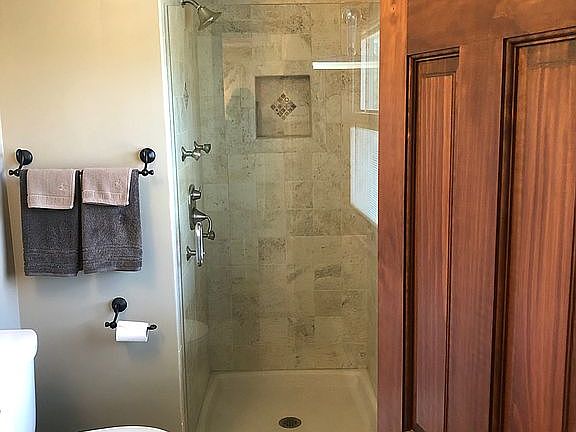 4th image of 139 Torry Dr