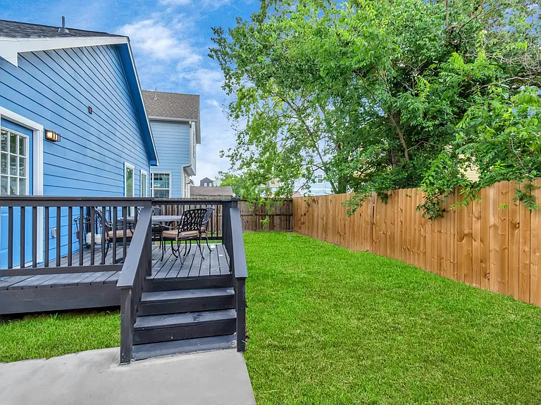 3308 Castor St — Photo 43