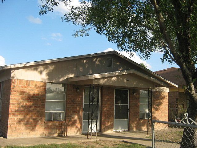 1st image of 1427 Agarita Dr