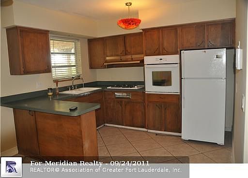 1st image of 400 SE 1st Ave