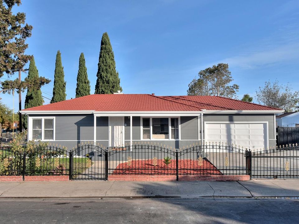 1st image of 208 Gardenia Way