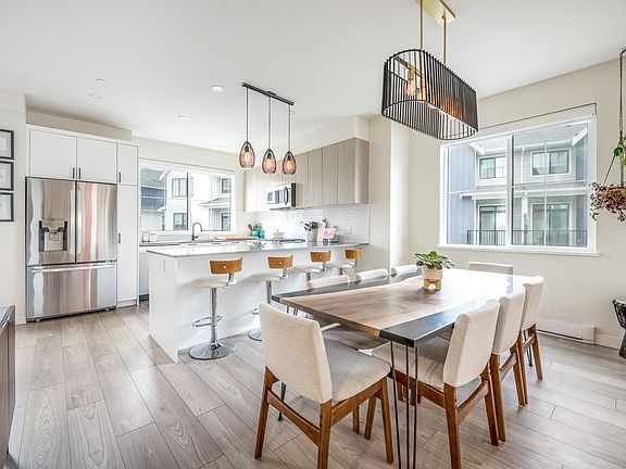 4th image of 488 Furness St #107