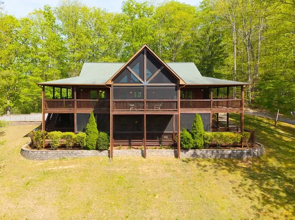 447 Creekmont Dr, Blairsville, GA 30512