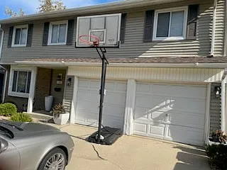 1047 Samson Dr photo 1