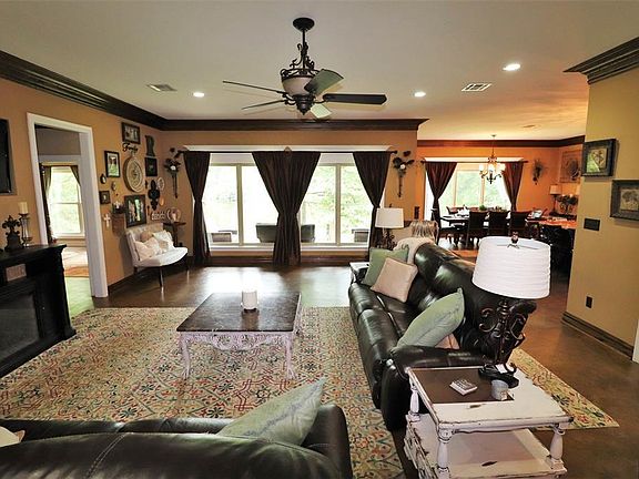 5th image of 107 Bluff Dr