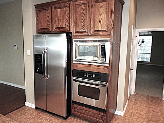 3rd image of 6214 Crestridge Ln