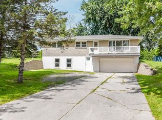 1030 E Edgewood Dr, Appleton, WI 54913