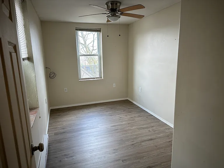1701 Brownsville Rd #1 — Photo 15