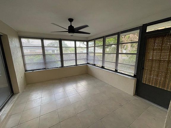 3rd image of 4397 Pompano Rd