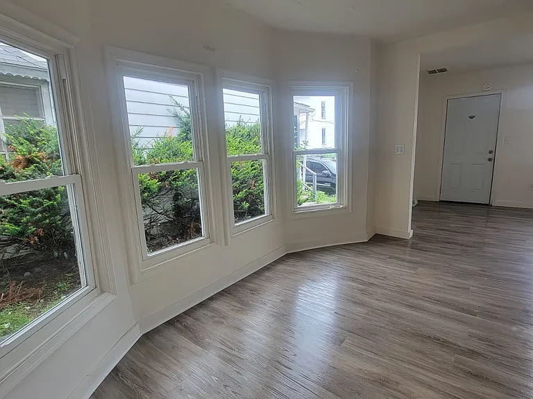 119 Eno St — Photo 12