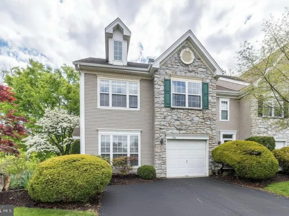 108 Ascot Ct, North Wales, PA 19454