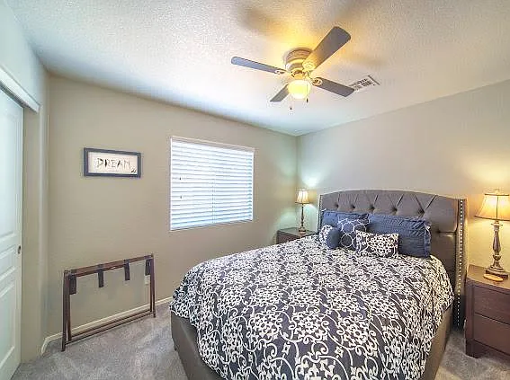 5560 W Dove Of Peace Dr — Photo 16