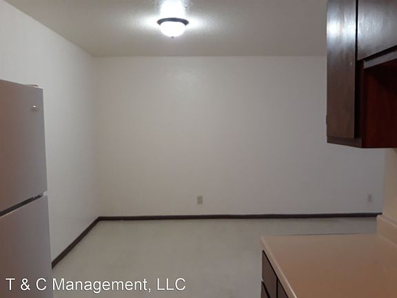 3rd image of 509 Girard Blvd SE #A