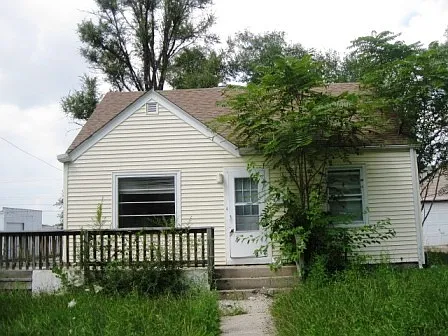 1719 Loomis St photo 1