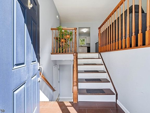 2nd image of 46 Melinda Ln