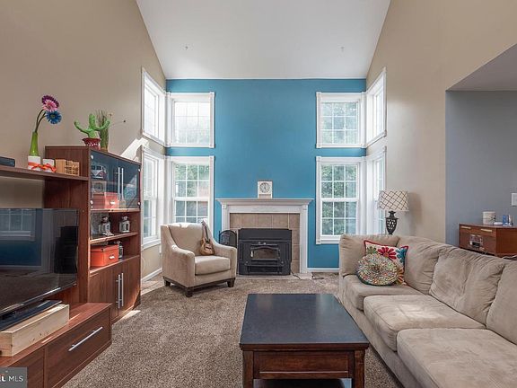 3rd image of 5 Wexwood Ct
