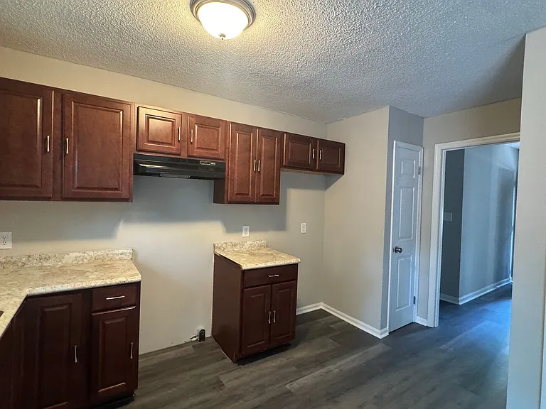 431 Valley Dr — Photo 11