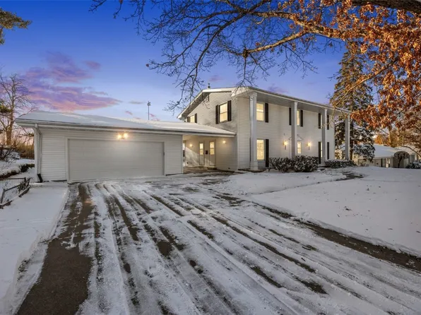 2122 Country Club Pkwy SE, Cedar Rapids, IA 52403