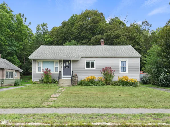 582 W Housatonic St, Pittsfield, MA 01201