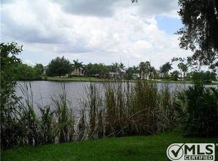662 SE Norsemen Dr, Port Saint Lucie, FL 34984