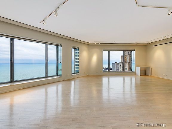 3rd image of 950 N Michigan Ave #37B