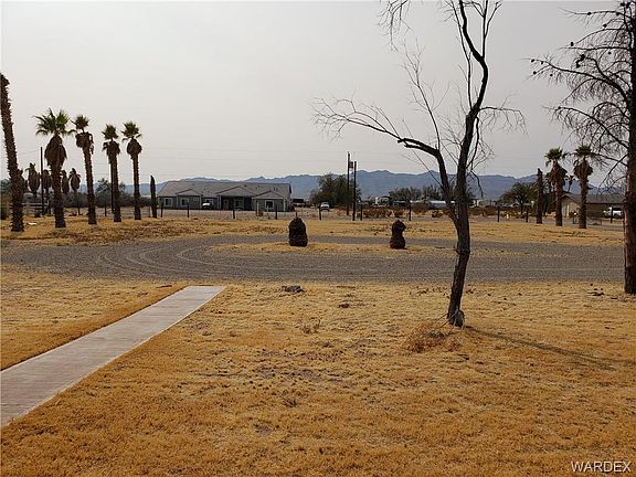 2nd image of 5420 S Calle Del Media