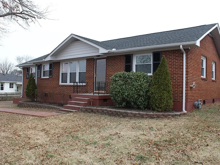 530 Annex Ave — Photo 2