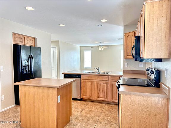 4th image of 497 E ANGELINE Avenue