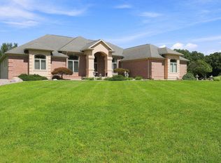 29675 Lakefield Ct, Elkhart, IN 46514
