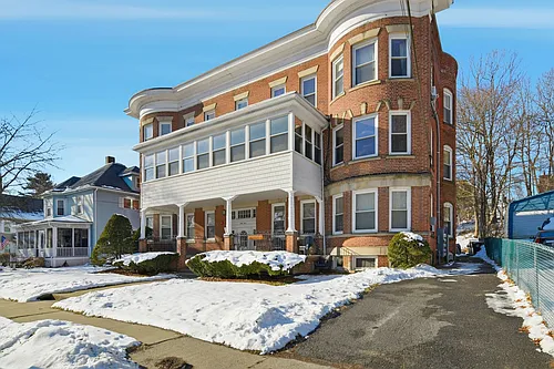 44 Bardwell St #3L Photo 1