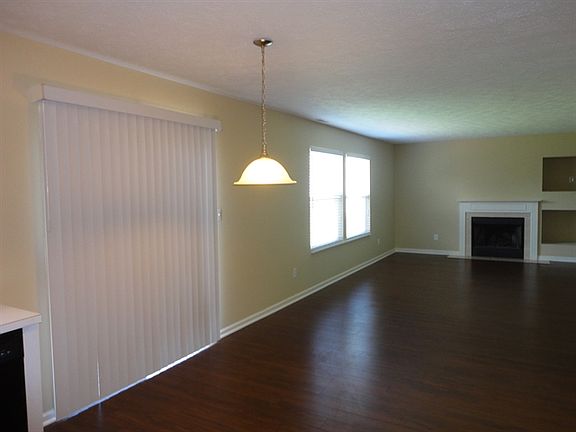 4th image of 1754 Perry Commons Blvd
