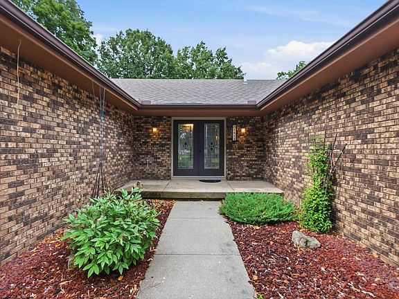 3rd image of 1414 Red Cloud Ln