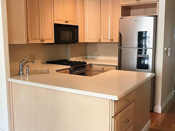 4th image of 14 W 95th St APT 2