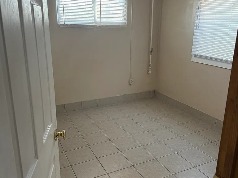1212 N Severance St #5 — Photo 3