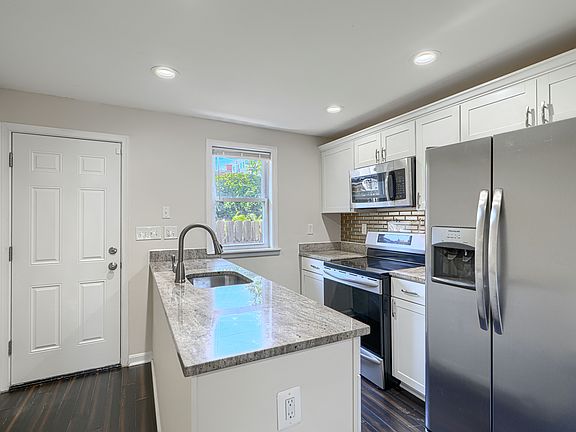 5th image of 432 Grundy St