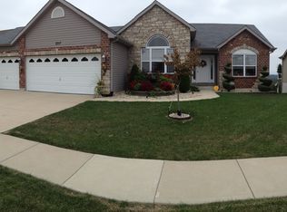2317 Providence Park Ln, Herculaneum, MO 63048