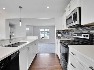 173 N Skyview Springs Cres NE, Calgary, AB T3N 0B8