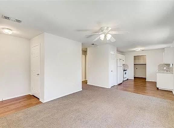 4th image of 1825 Carver Ave