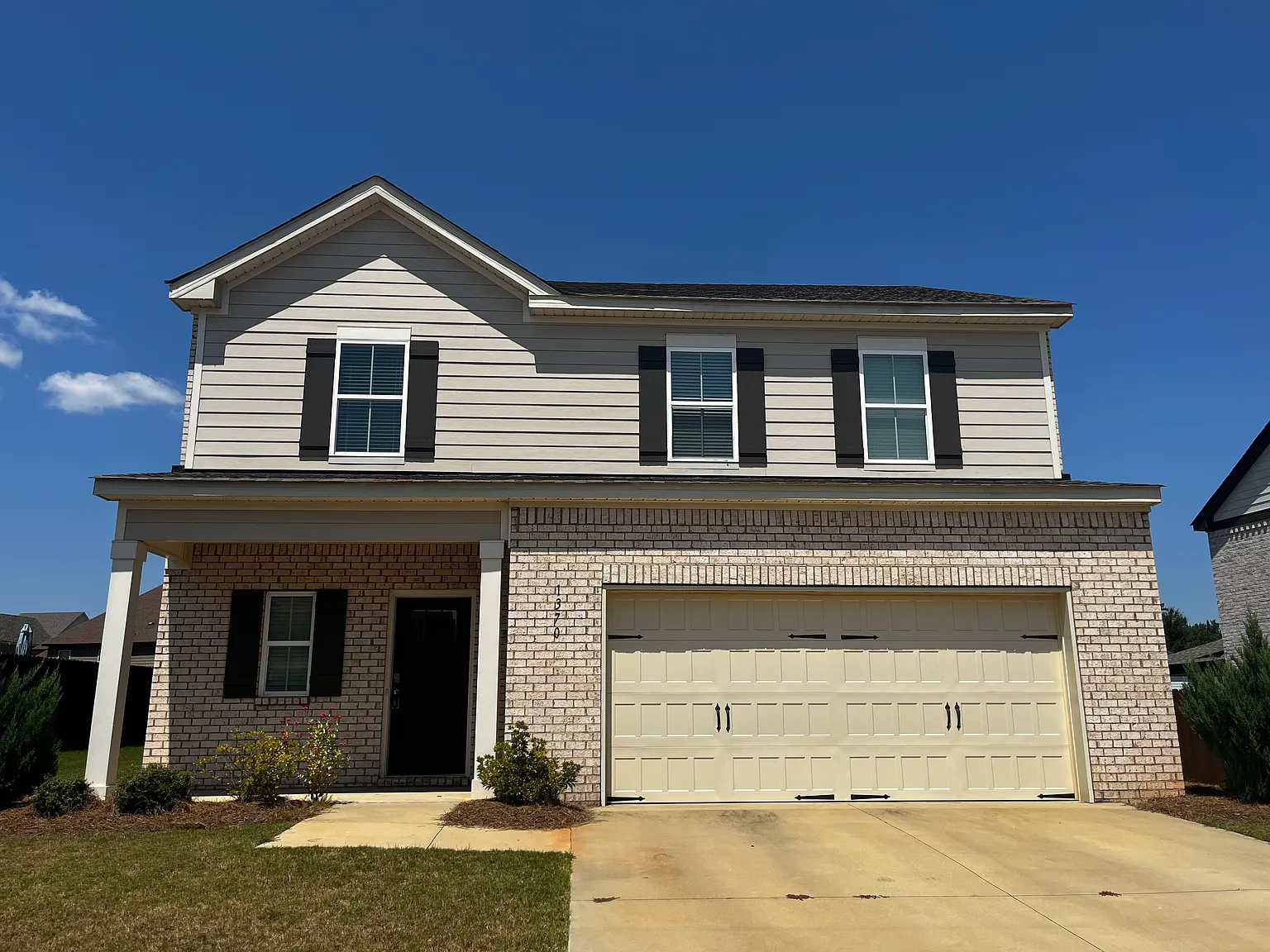 4 bed, 2.5 bath, 1942 sqft, $2,200 — Photo 2