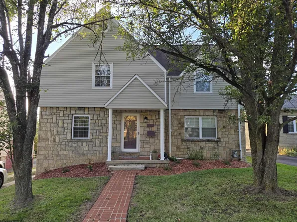 1335 Peacock Ln, Fairmont, WV 26554