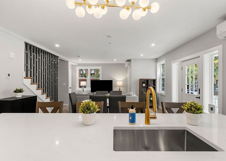 1st image of 59 Perrin St #3