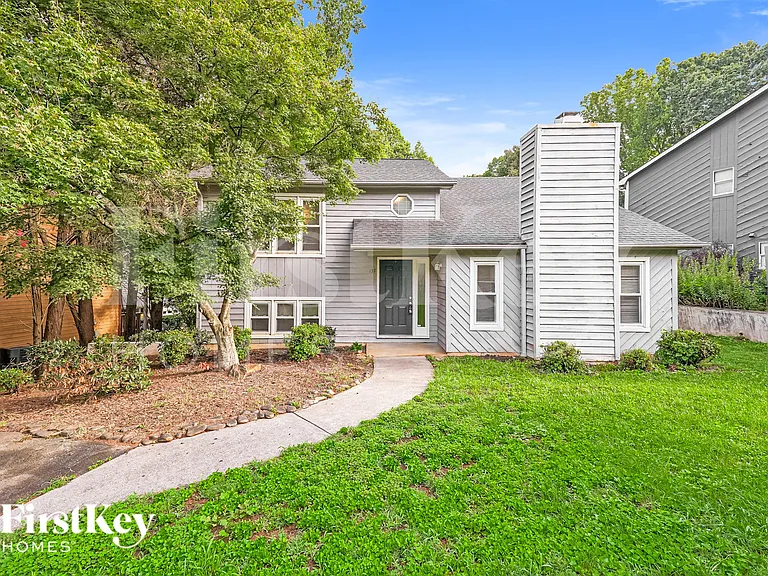 137 Carrisbrooke Ln — Photo 1
