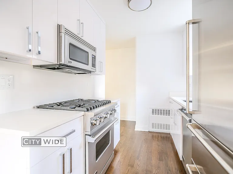 145 E 16th St #3C — Photo 8