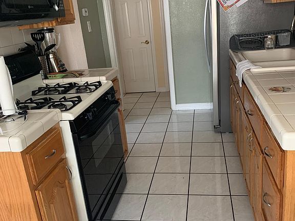 3rd image of 2372 Patricia Dr