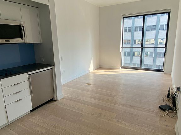 3rd image of 335 E 27th St APT 7D