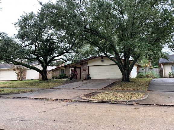 2nd image of 2107 Quail Valley East Dr